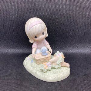 PRECIOUS Moments "It Only Takes A Moment To Show You Care" 2007 club figurine